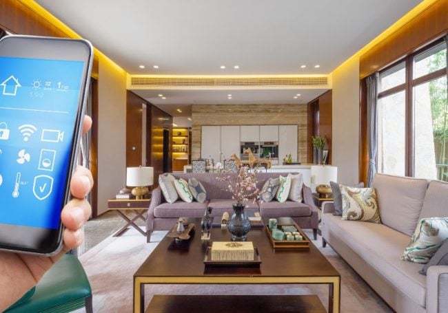 By integrating smart devices through IoT, smart homes enhance energy efficiency and security - however, there are both pros and cons.
