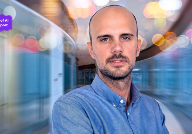 Alex Alexakis, Marathon VC in an office background