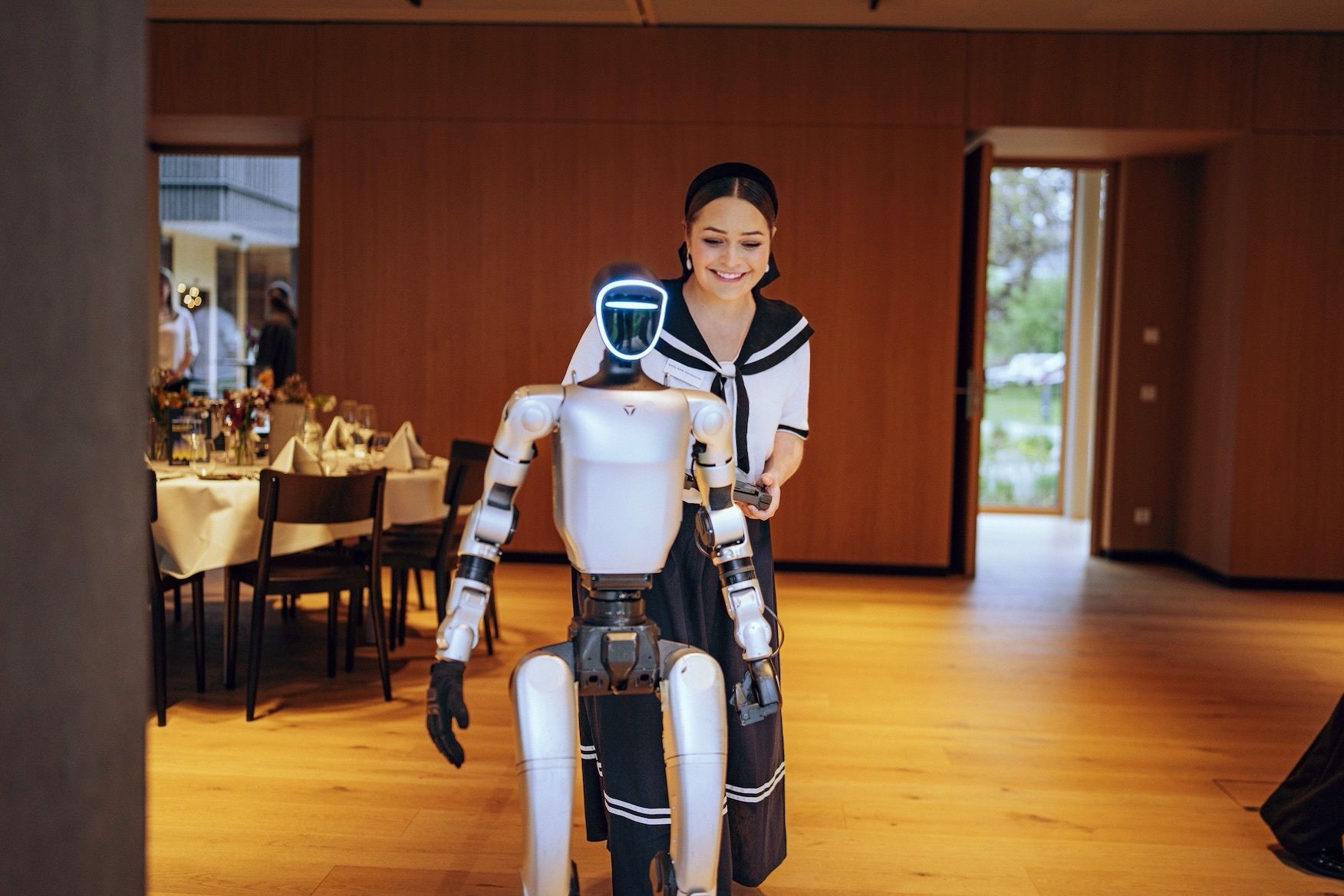 Who Pays When the Robot Breaks a Window?, TheRecursive.com