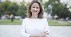 Svetoslava Stoyanova, a career and growth coach smiling