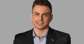 Entrepreneur Gregoire Vigroux talks about startuppers vs. corporate employees